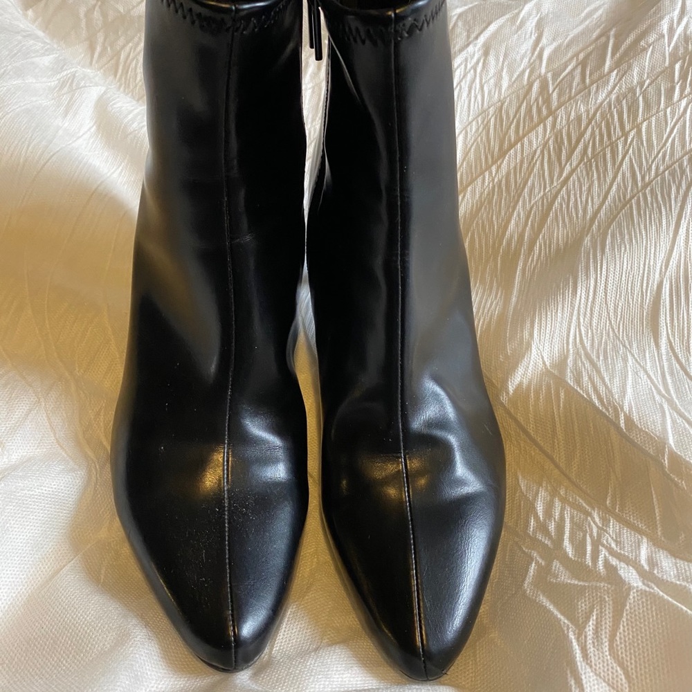 Heeled booties